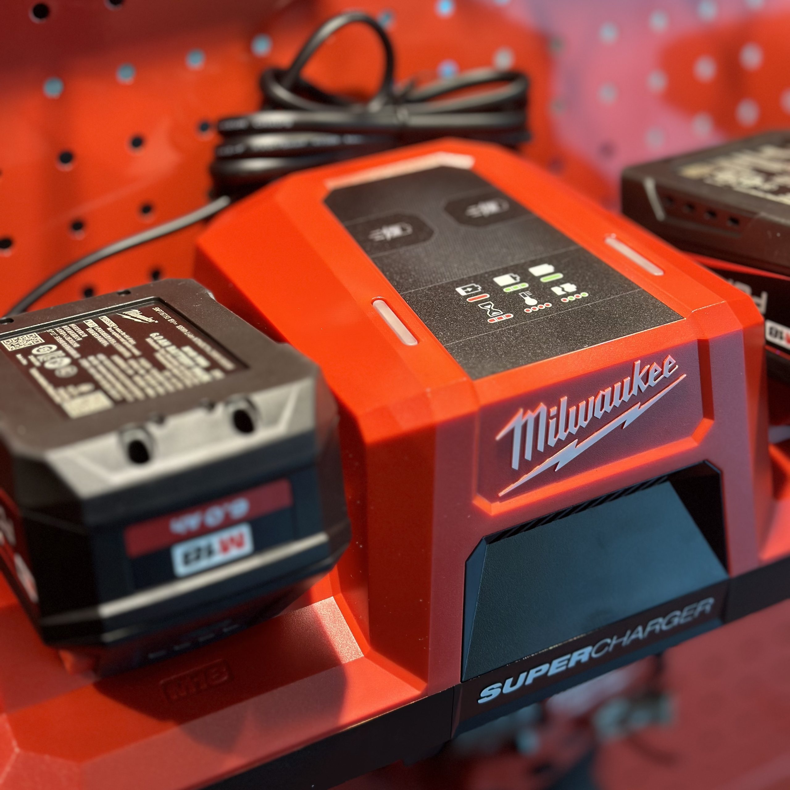 MILWAUKEE_2023_TEMPLATE_41_1715100240.png MILWAUKEE M18 FORGE 6.0AH DUAL BATTERY PACK