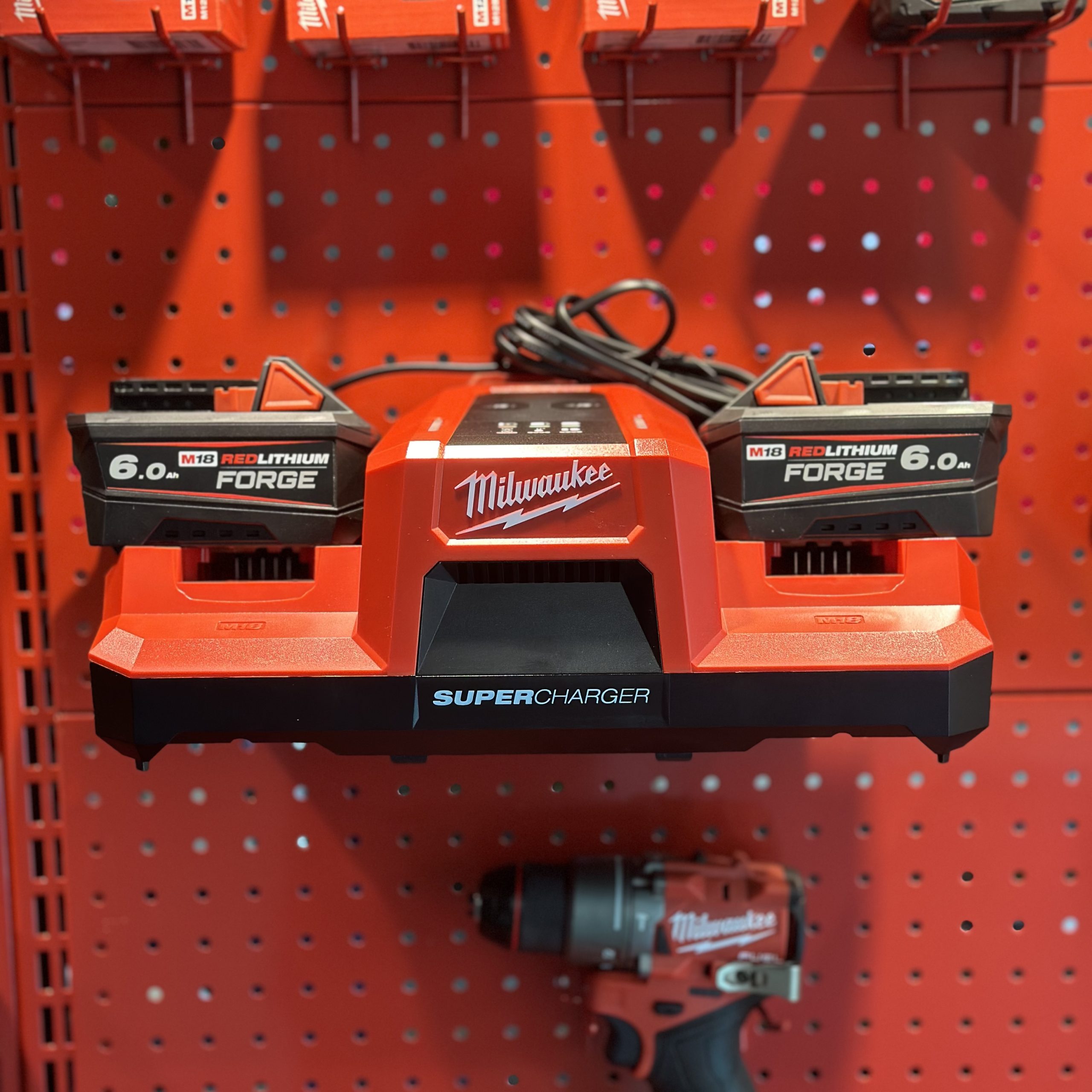 MILWAUKEE_2023_TEMPLATE_41_1715100240.png MILWAUKEE M18 FORGE 6.0AH DUAL BATTERY PACK