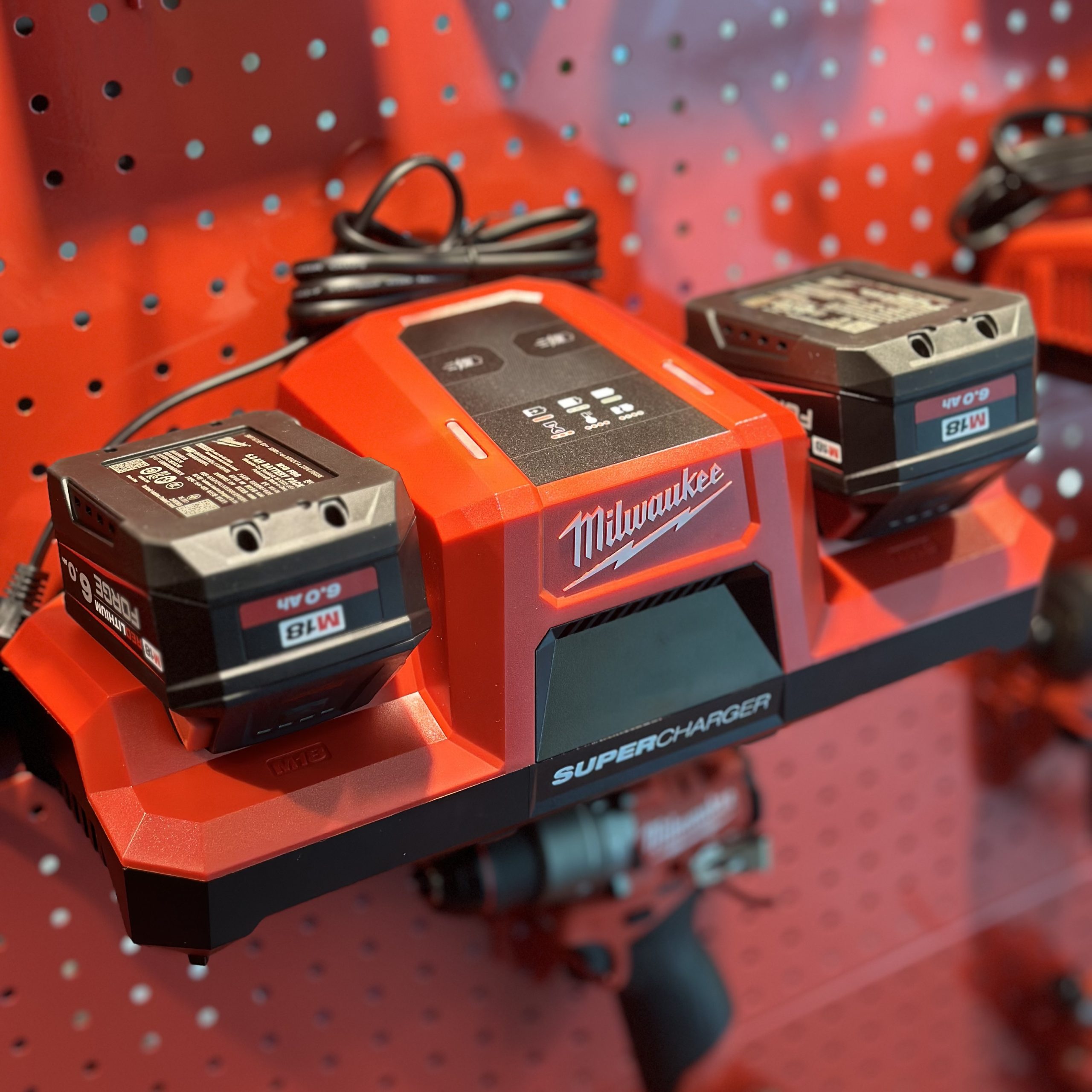 MILWAUKEE_2023_TEMPLATE_41_1715100240.png MILWAUKEE M18 FORGE 6.0AH DUAL BATTERY PACK