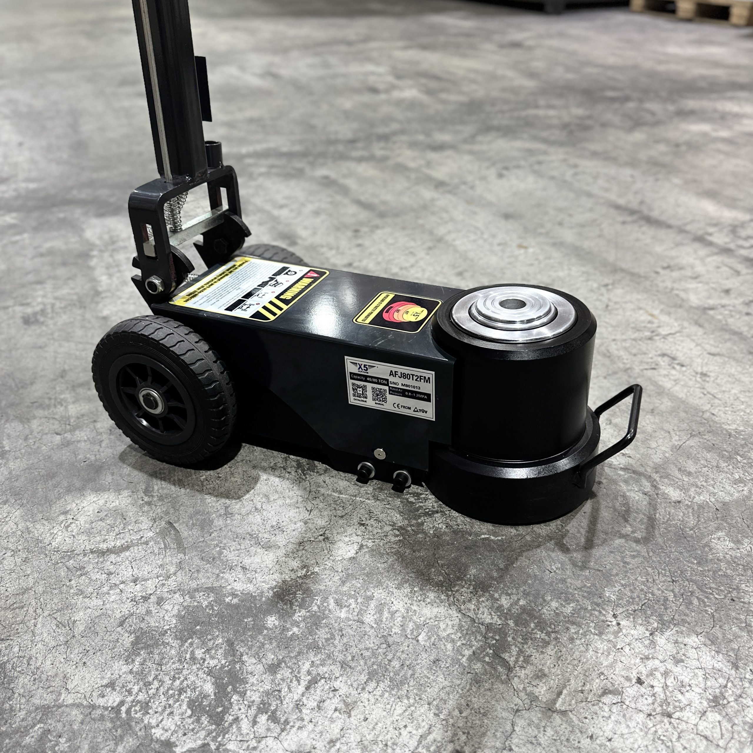 Hardwaremart_X5_template_74_1731564919.png X5 AFJ80T2FFR 80 TON AIR HYDRAULIC FLOOR JACK LIFTING 2-STAGE RANGE: 205 – 385MM (FOLDABLE) - HARDWAREMART
