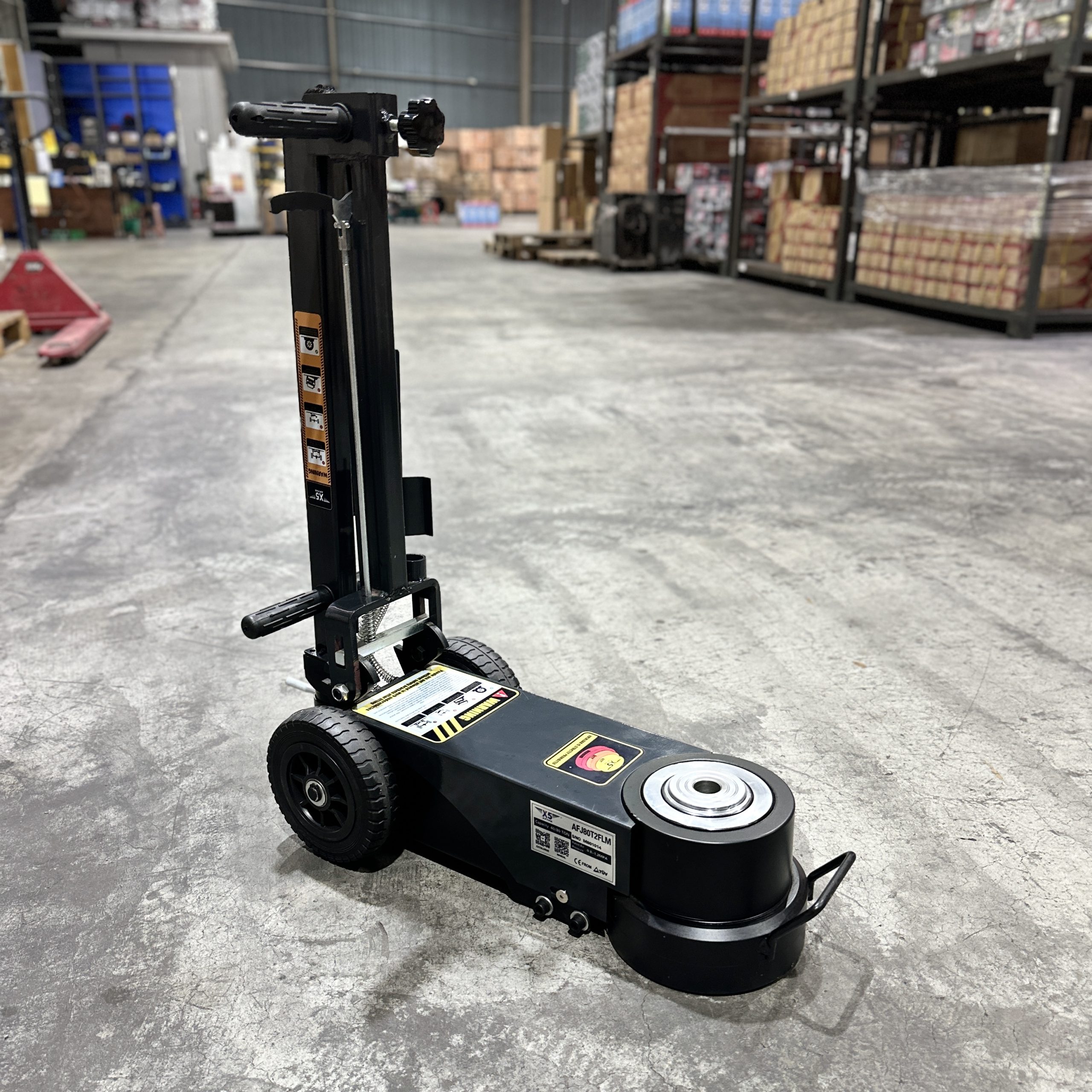 Hardwaremart_X5_template_73_1731564697.png X5 AFJ80T2FLFR 80 TON LOW PROFILE AIR HYDRAULIC FLOOR JACK LIFTING 2-STAGE WITH FILTER REGULATOR (FOLDABLE) - HARDWAREMART