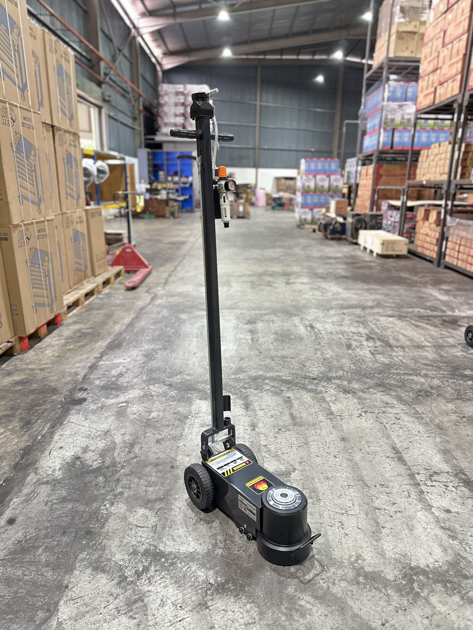 Hardwaremart_X5_template_71_1731564161.png X5 AFJ80T2FR 80 TON AIR HYDRAULIC FLOOR JACK (2 STAGE) WITH GAUGE FILTER REGULATOR - HARDWAREMART