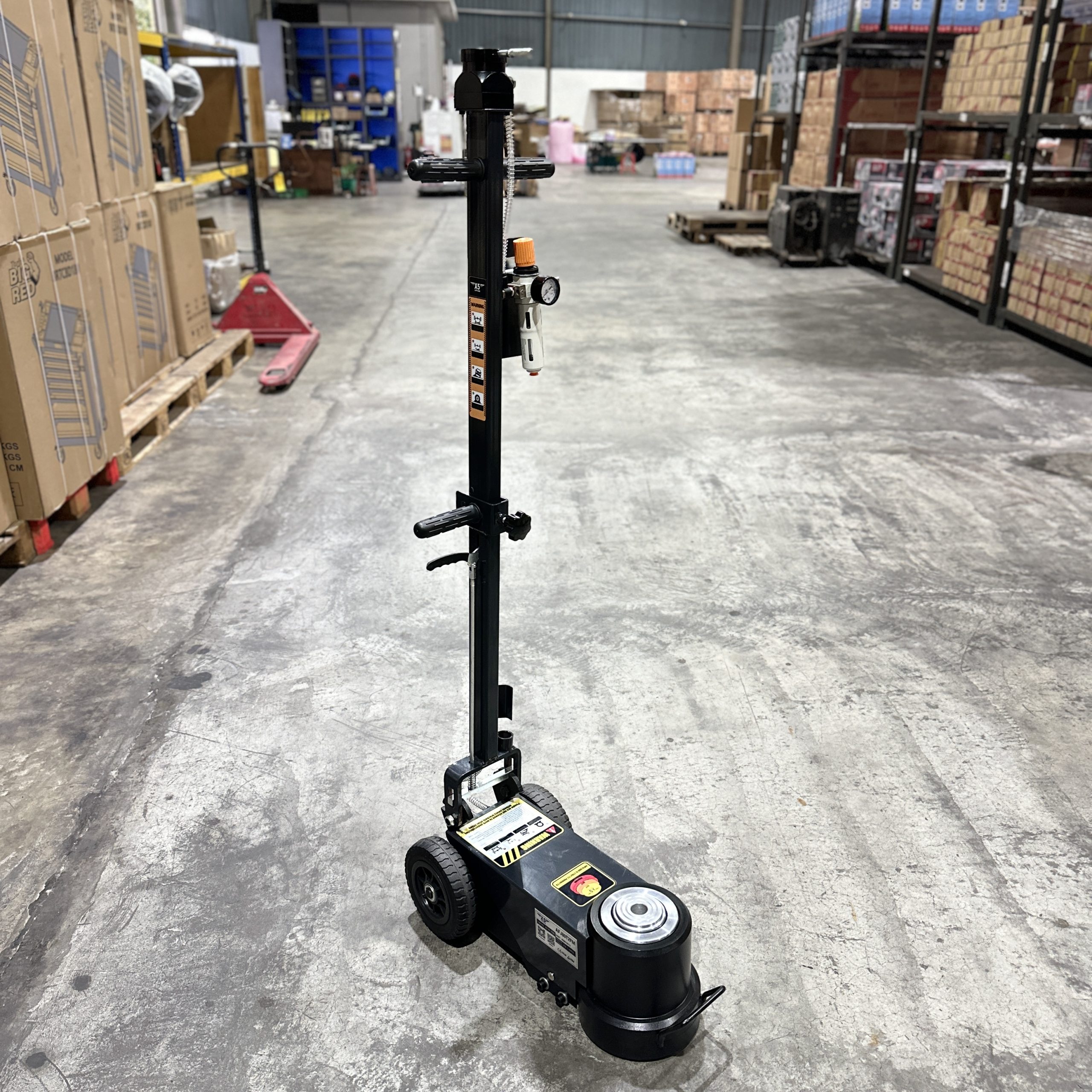 Hardwaremart_X5_template_74_1731564919.png X5 AFJ80T2FFR 80 TON AIR HYDRAULIC FLOOR JACK LIFTING 2-STAGE RANGE: 205 – 385MM (FOLDABLE) - HARDWAREMART