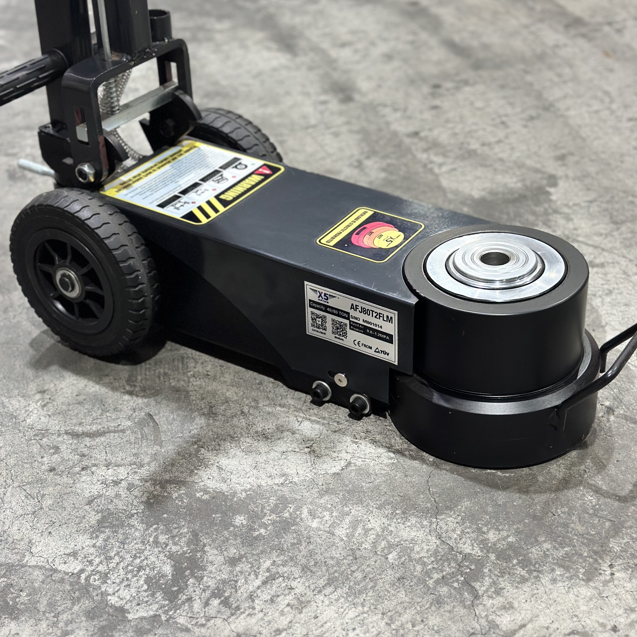 Hardwaremart_X5_template_73_1731564697.png X5 AFJ80T2FLFR 80 TON LOW PROFILE AIR HYDRAULIC FLOOR JACK LIFTING 2-STAGE WITH FILTER REGULATOR (FOLDABLE) - HARDWAREMART