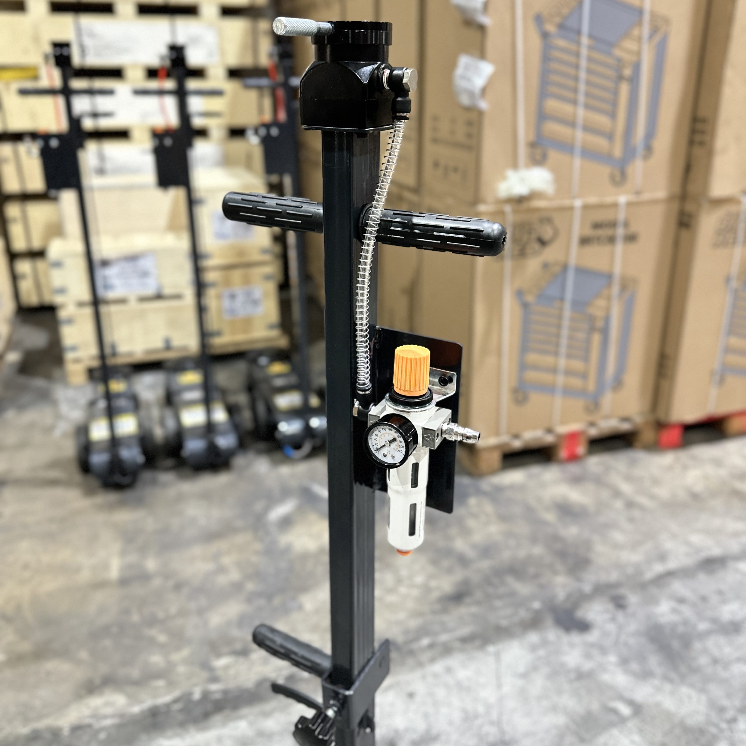 Hardwaremart_X5_template_73_1731564697.png X5 AFJ80T2FLFR 80 TON LOW PROFILE AIR HYDRAULIC FLOOR JACK LIFTING 2-STAGE WITH FILTER REGULATOR (FOLDABLE) - HARDWAREMART